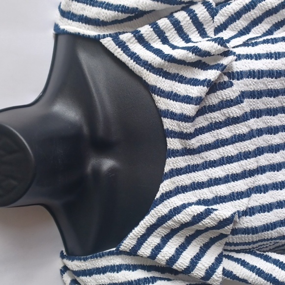 Anthropologie Eva Franco Textured Blue Stripe Sleeveless Top Bow Detail Size S - Picture 3 of 8